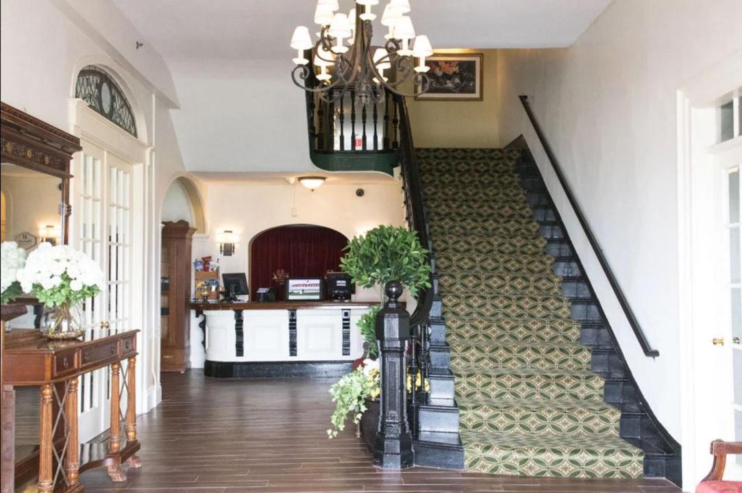 | Spring House Hotel