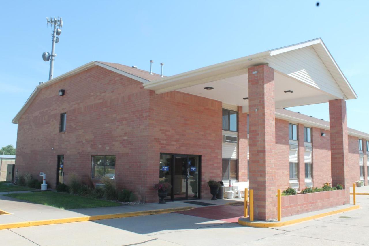 | Columbus Inn