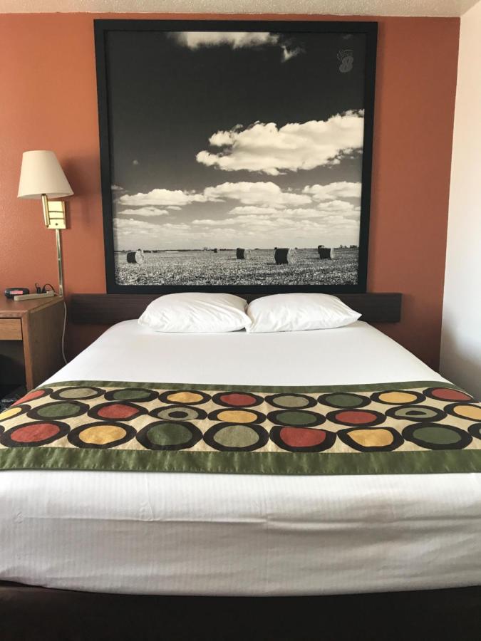 Queen Room - Non-Smoking at Super 8 by Wyndham Aberdeen East