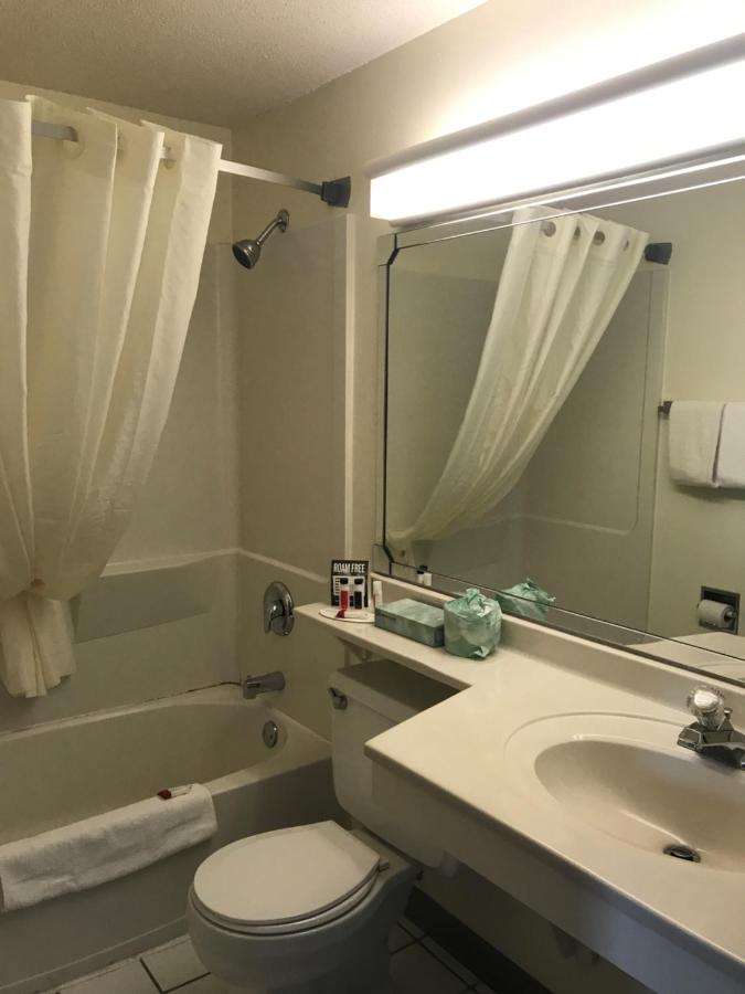 Queen Room - Non-Smoking at Super 8 by Wyndham Aberdeen East
