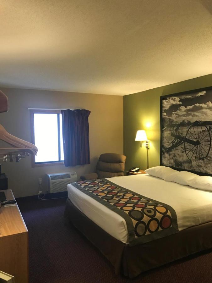 King Room - Non-Smoking at Super 8 by Wyndham Aberdeen East