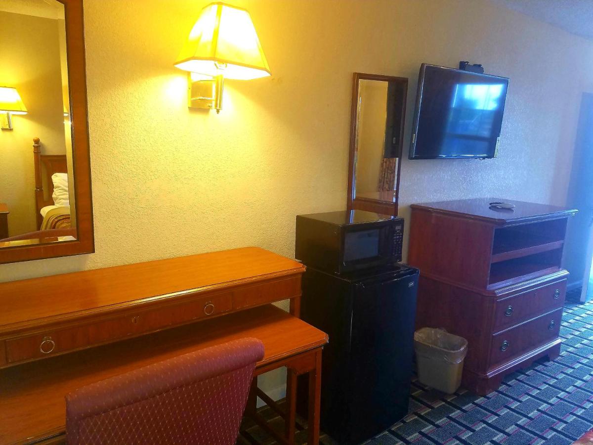 | Americas Best Value Inn-Winnsboro