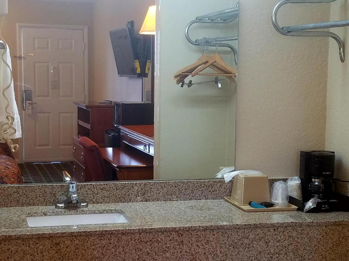 | Americas Best Value Inn-Winnsboro