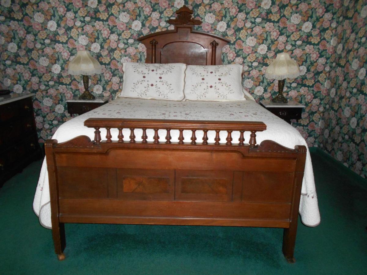 | West Ridge Bed & Breakfast