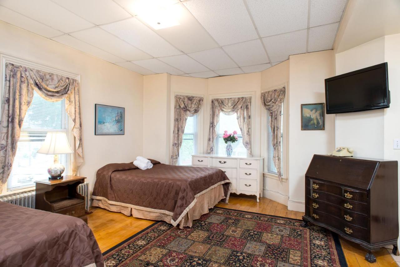 | The Farrington Inn
