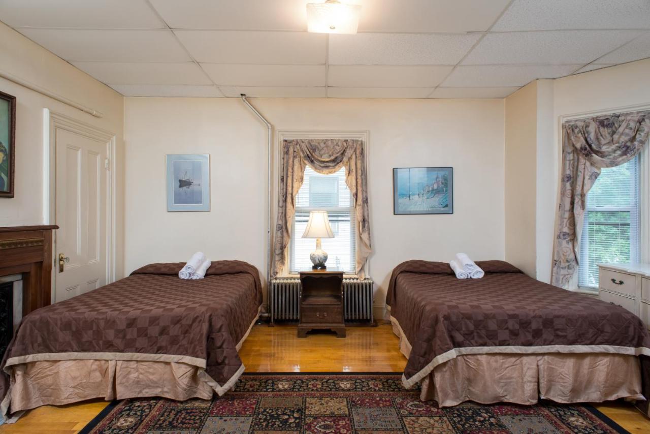 | The Farrington Inn