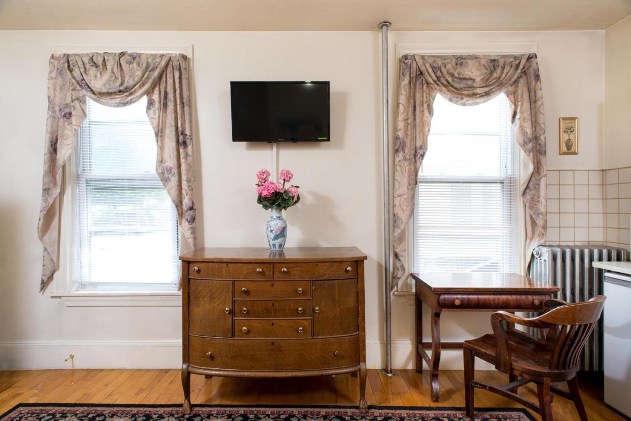 | The Farrington Inn