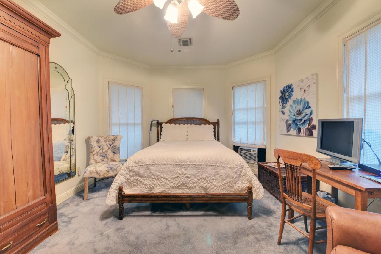 | A Chateau on the Bayou Bed & Breakfast