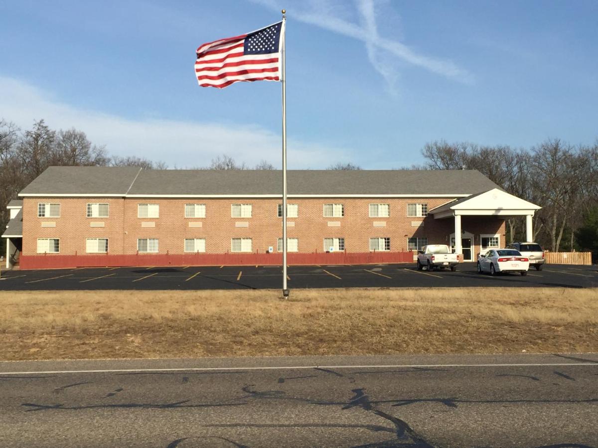 | Adams Inn and Suites