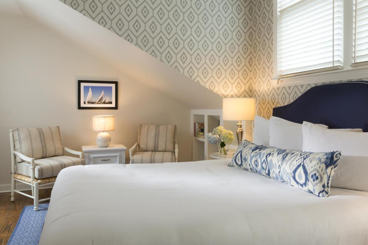 | Brass Lantern Inn