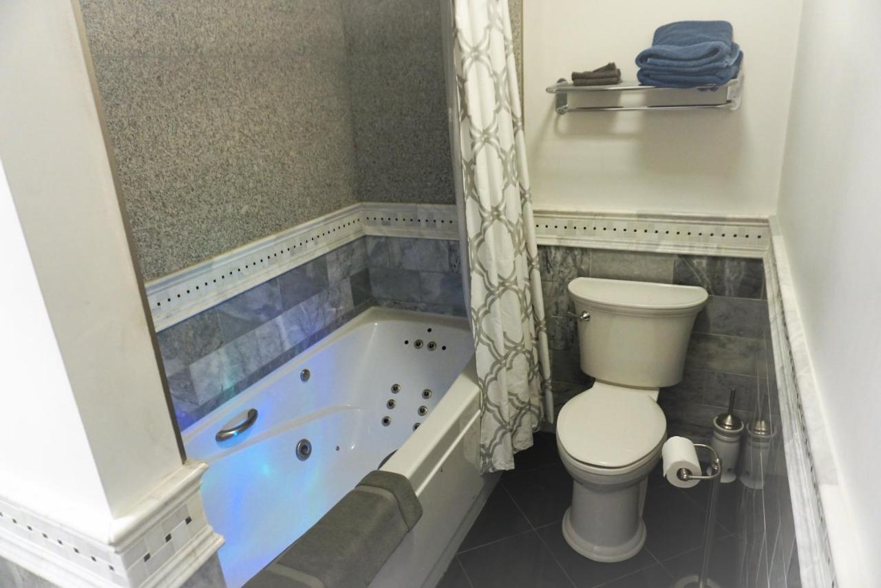 | 1895 Washington Hotel