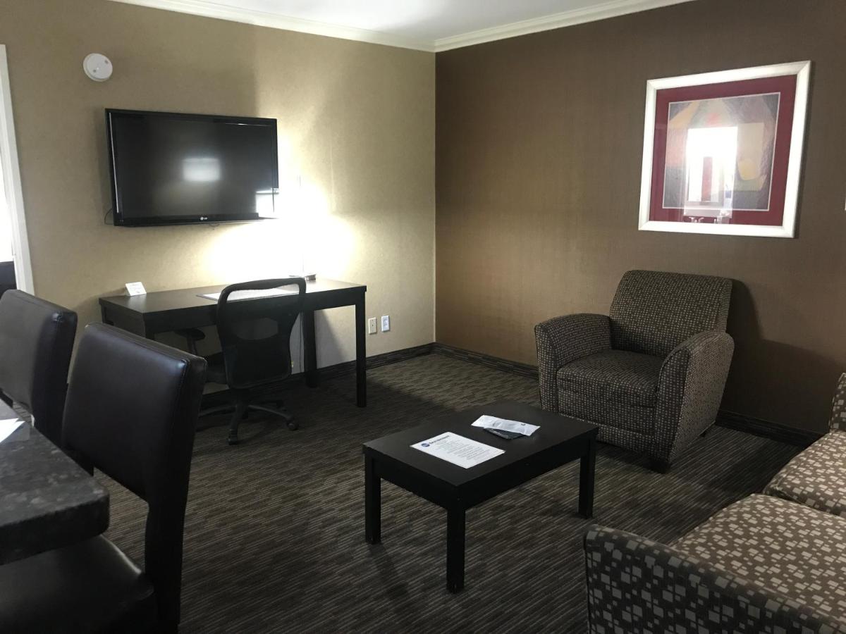 Queen Suite with Two Queen Beds - Non Smoking at Best Western Yuma Mall Hotel & Suites