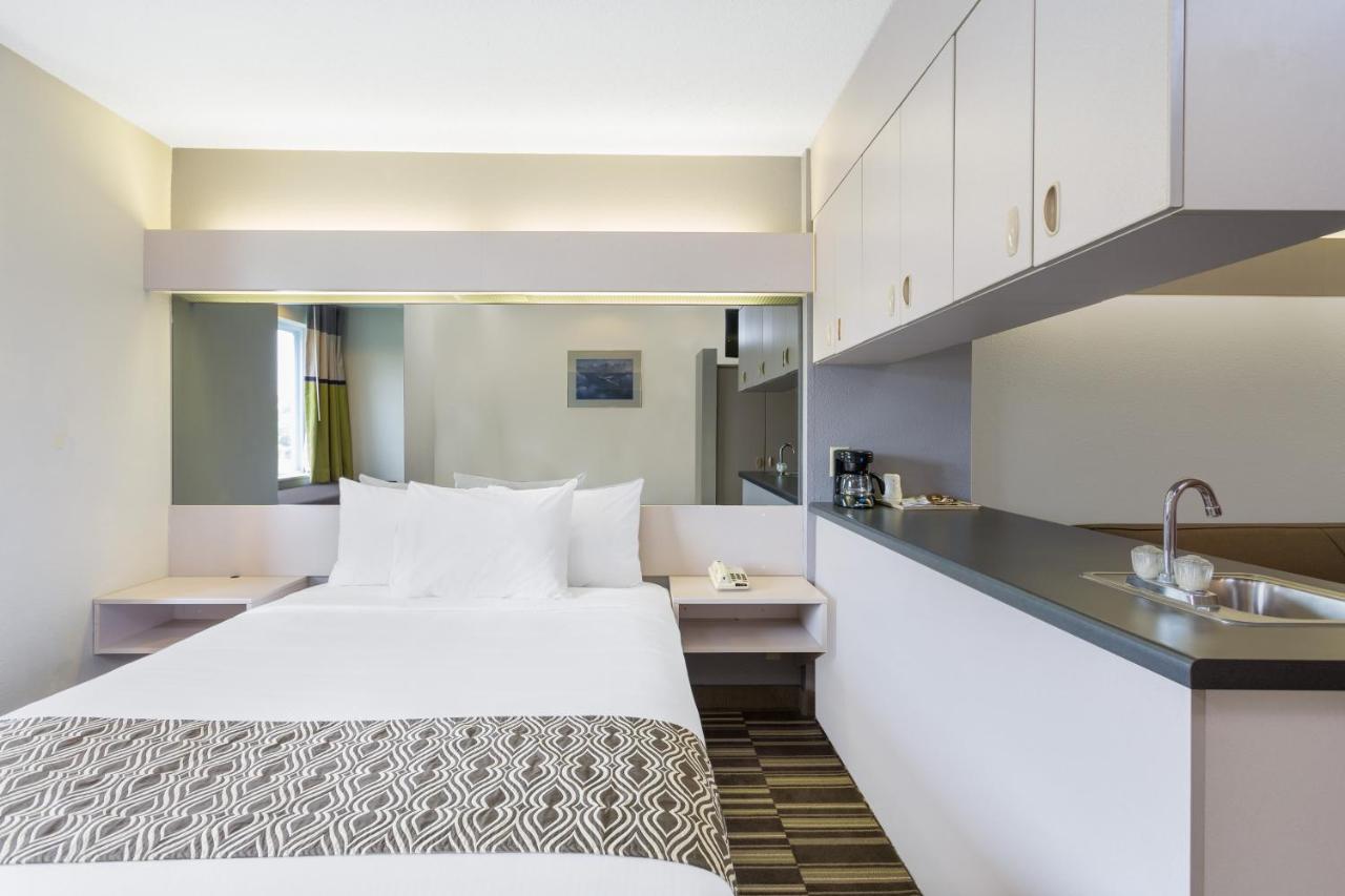Queen Studio Suite - Smoking at Microtel Inn & Suites by Wyndham