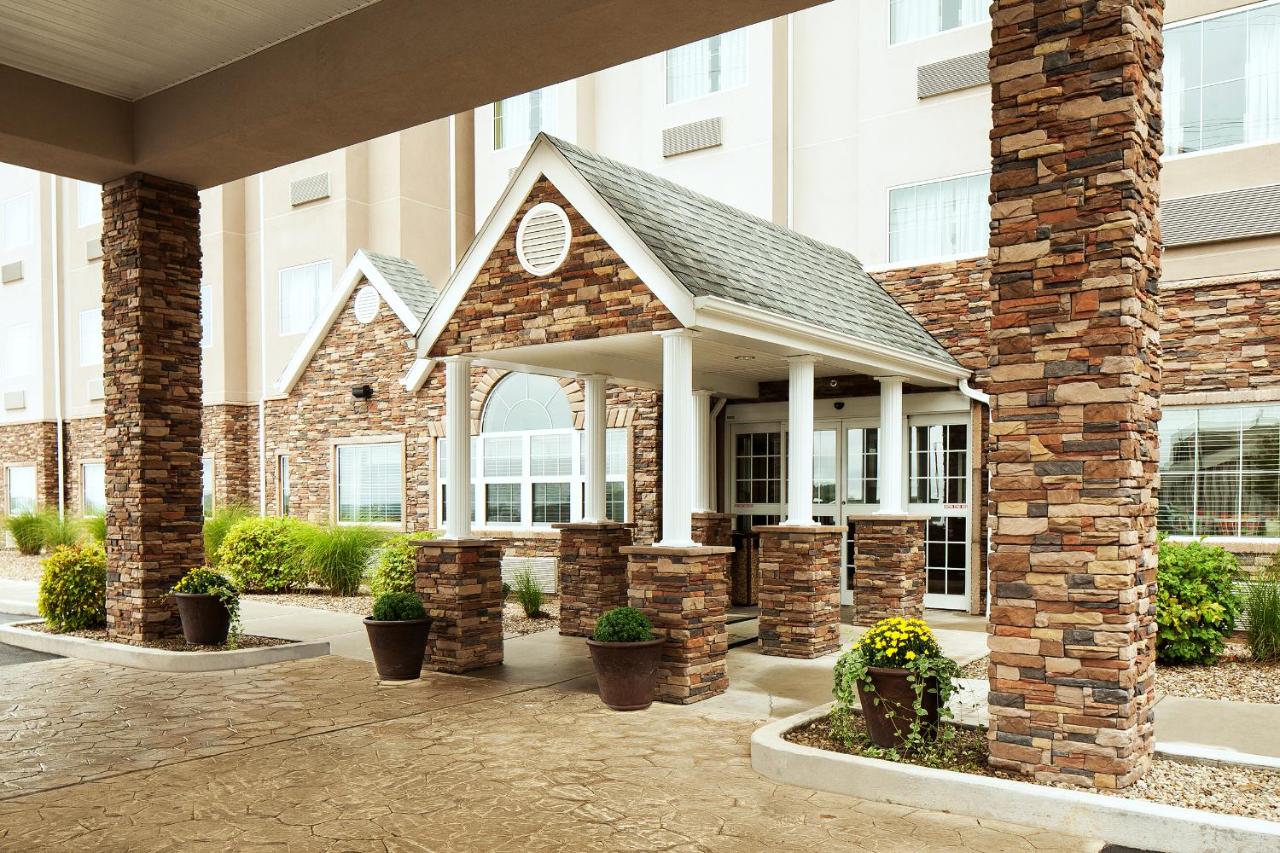 | Microtel Inn & Suites - St Clairsville
