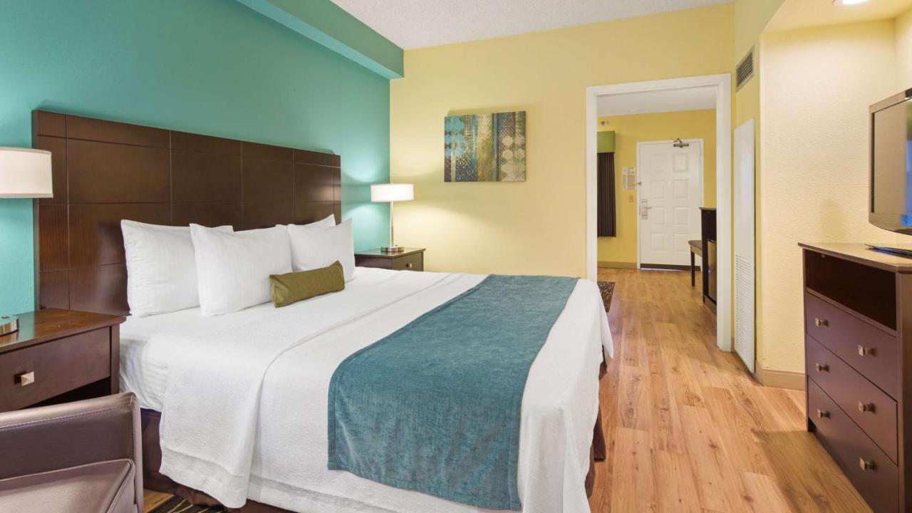  | Best Western Plus Deerfield Beach Hotel & Suites