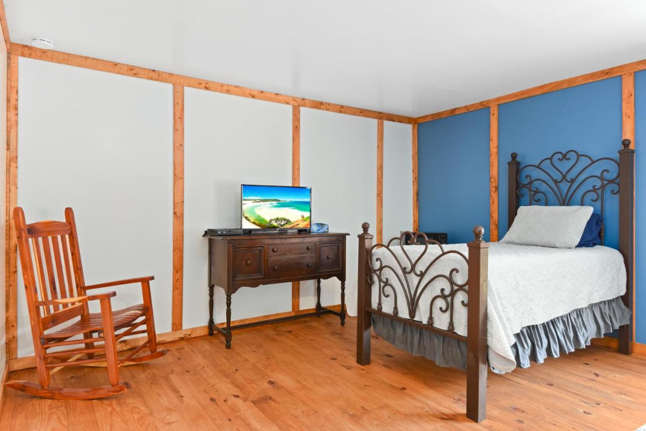 | Coyote Station Lodging