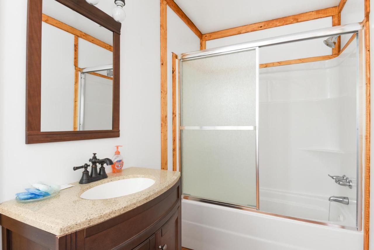 | Coyote Station Lodging