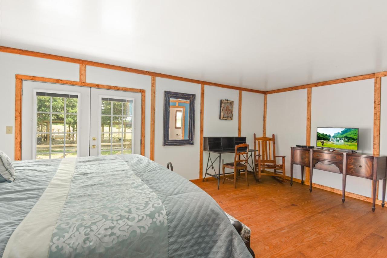| Coyote Station Lodging