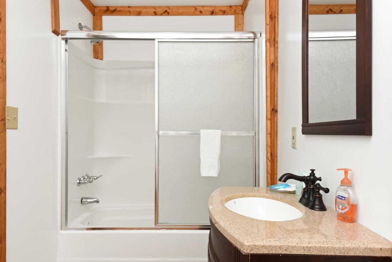 | Coyote Station Lodging