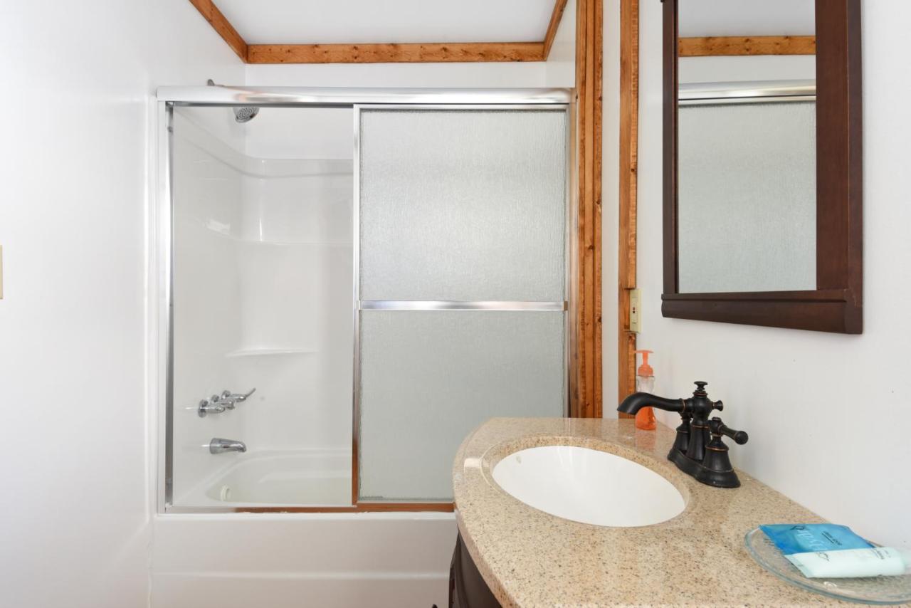 | Coyote Station Lodging