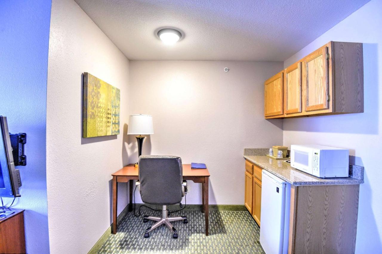 King Room - Non-Smoking at SureStay Hotel by Best Western Ottawa
