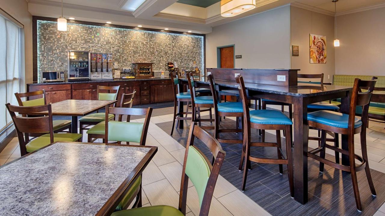 | Best Western Elkhart Inn & Suites