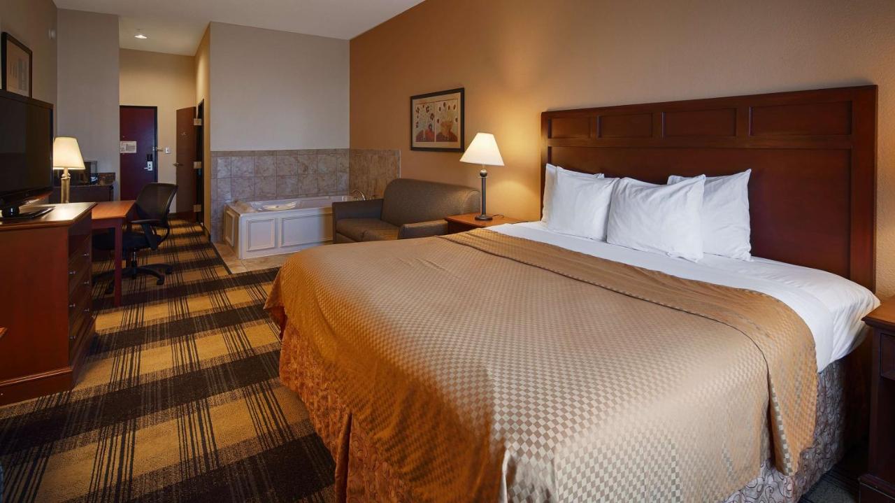 | Best Western Lockhart Hotel & Suites