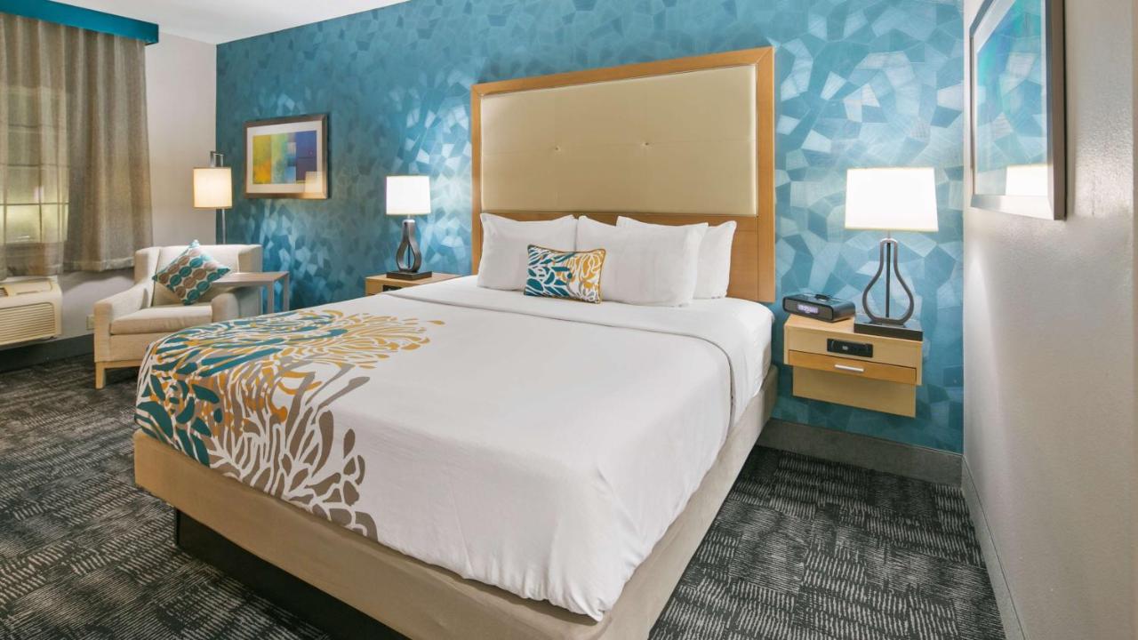 King Suite with Roll-in Shower - Mobility Access at Best Western Plus Houston Atascocita Inn & Suites
