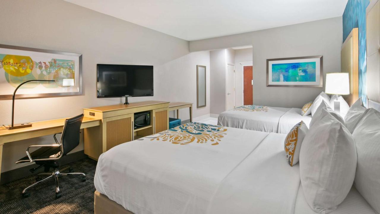 Queen Room at Best Western Plus Houston Atascocita Inn & Suites