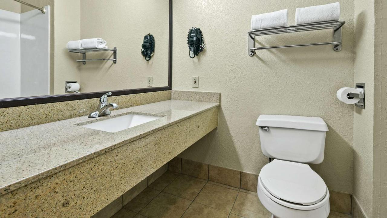 King Room - Non-Smoking at Best Western San Marcos