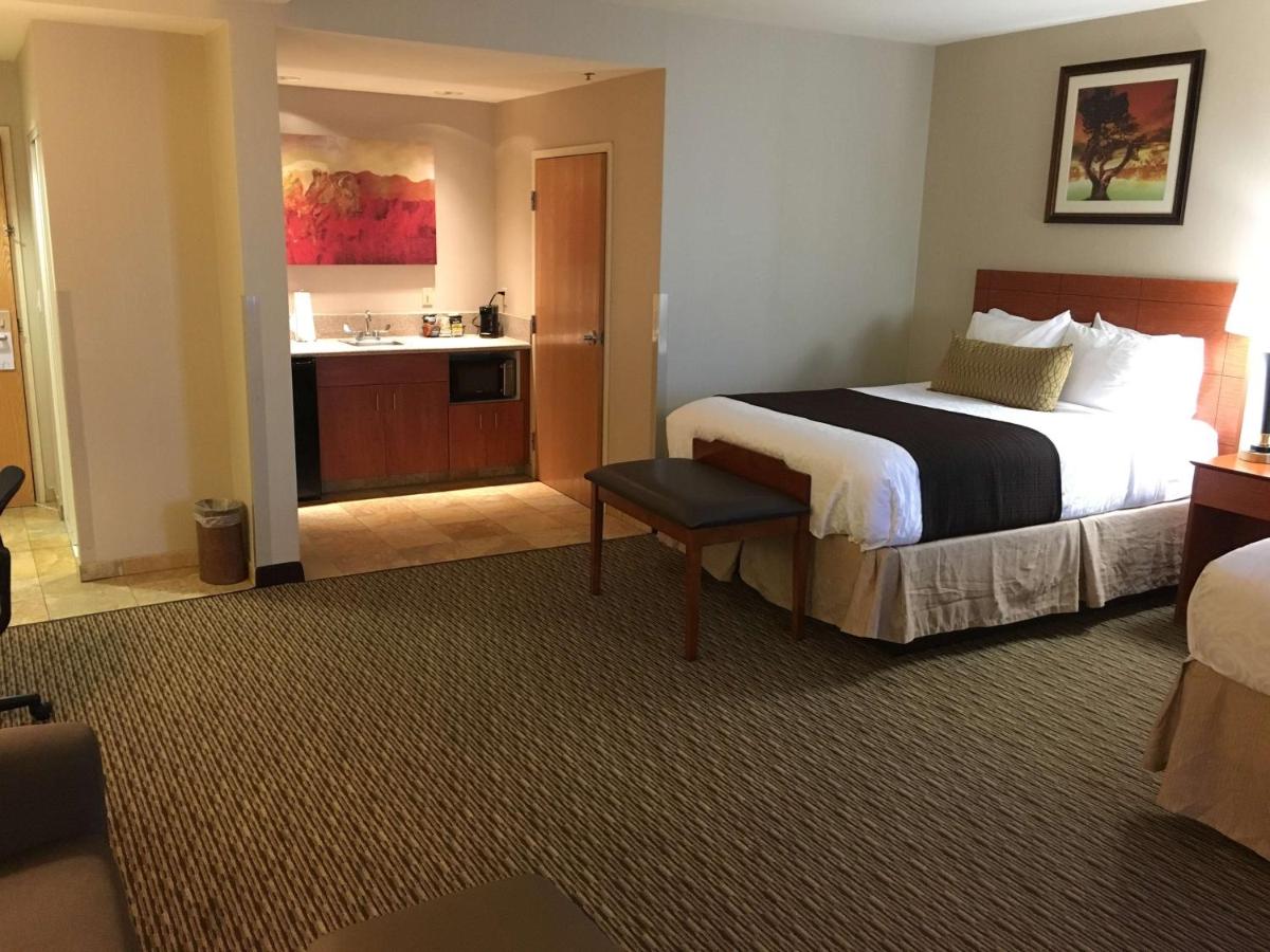 Deluxe Queen Room with two Queen Bed - Non Smoking at Best Western Plus Arrowhead Hotel