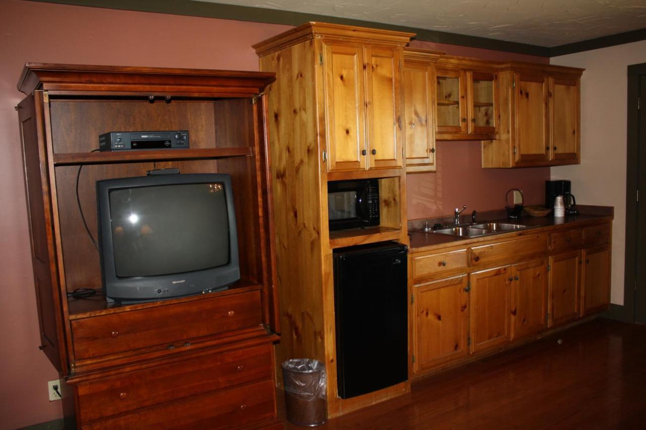 | Outback Roadhouse Motel & Suites Branson
