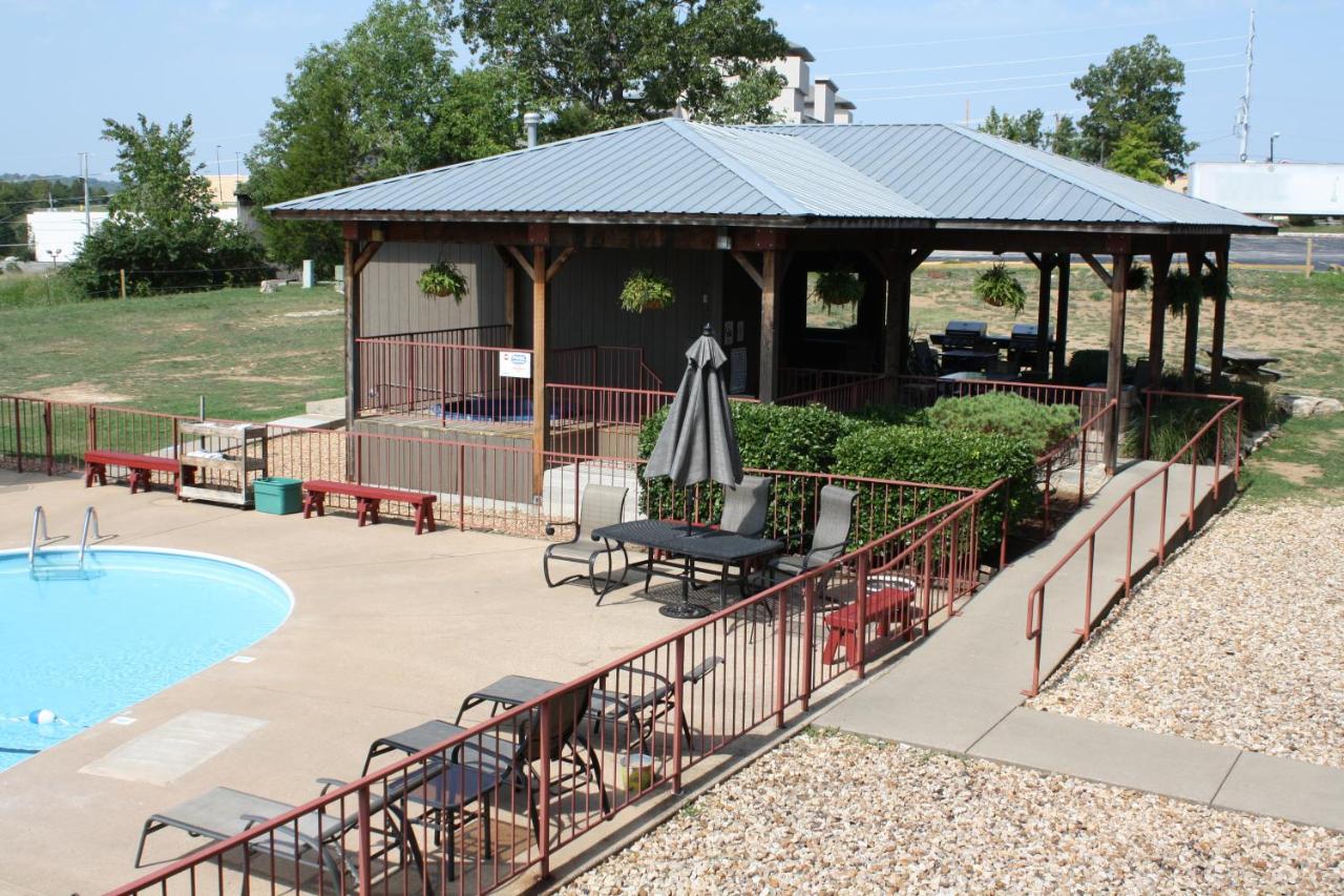 | Outback Roadhouse Motel & Suites Branson