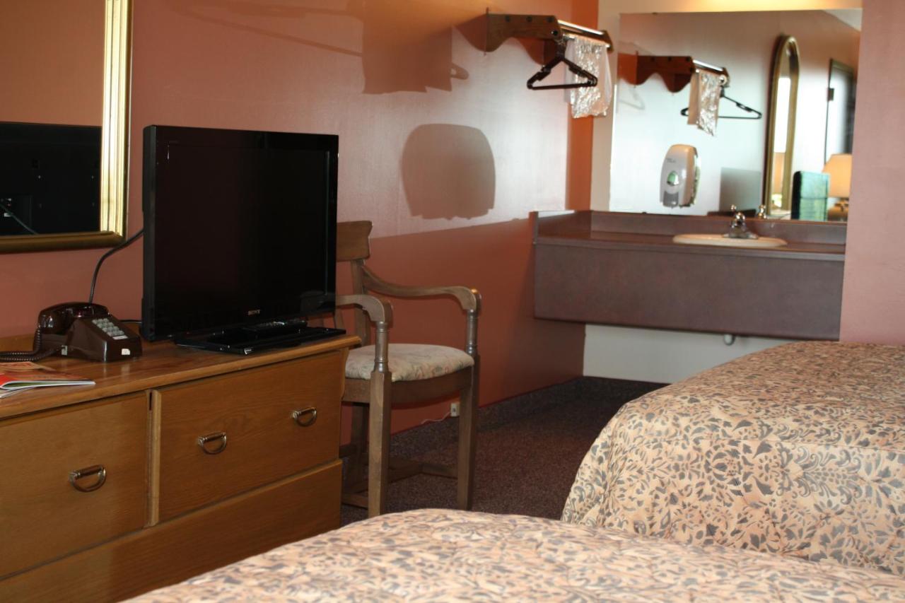 | Outback Roadhouse Motel & Suites Branson