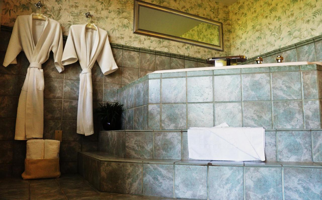 | Anacortes Ship Harbor Inn