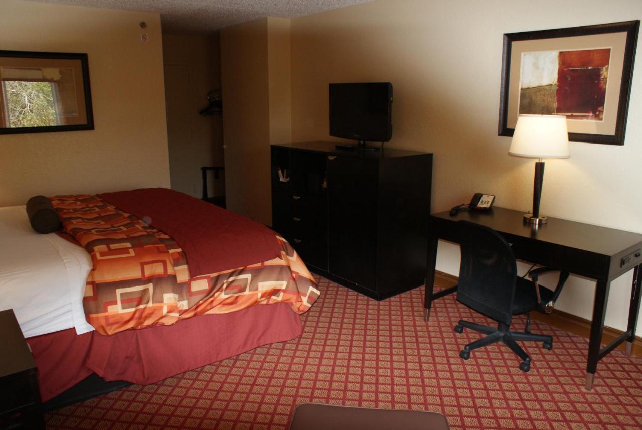 King Room at Wyndham Garden Stillwater
