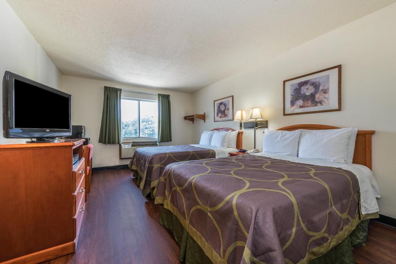 Double Room with Two Double Beds - Non-Smoking at Super 8 by Wyndham Denton