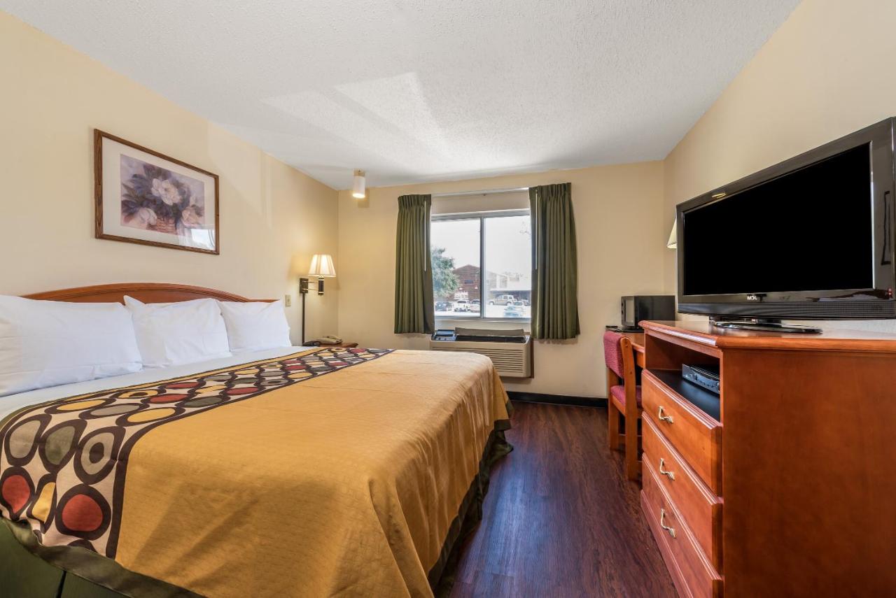 King Room - Non-Smoking at Super 8 by Wyndham Denton