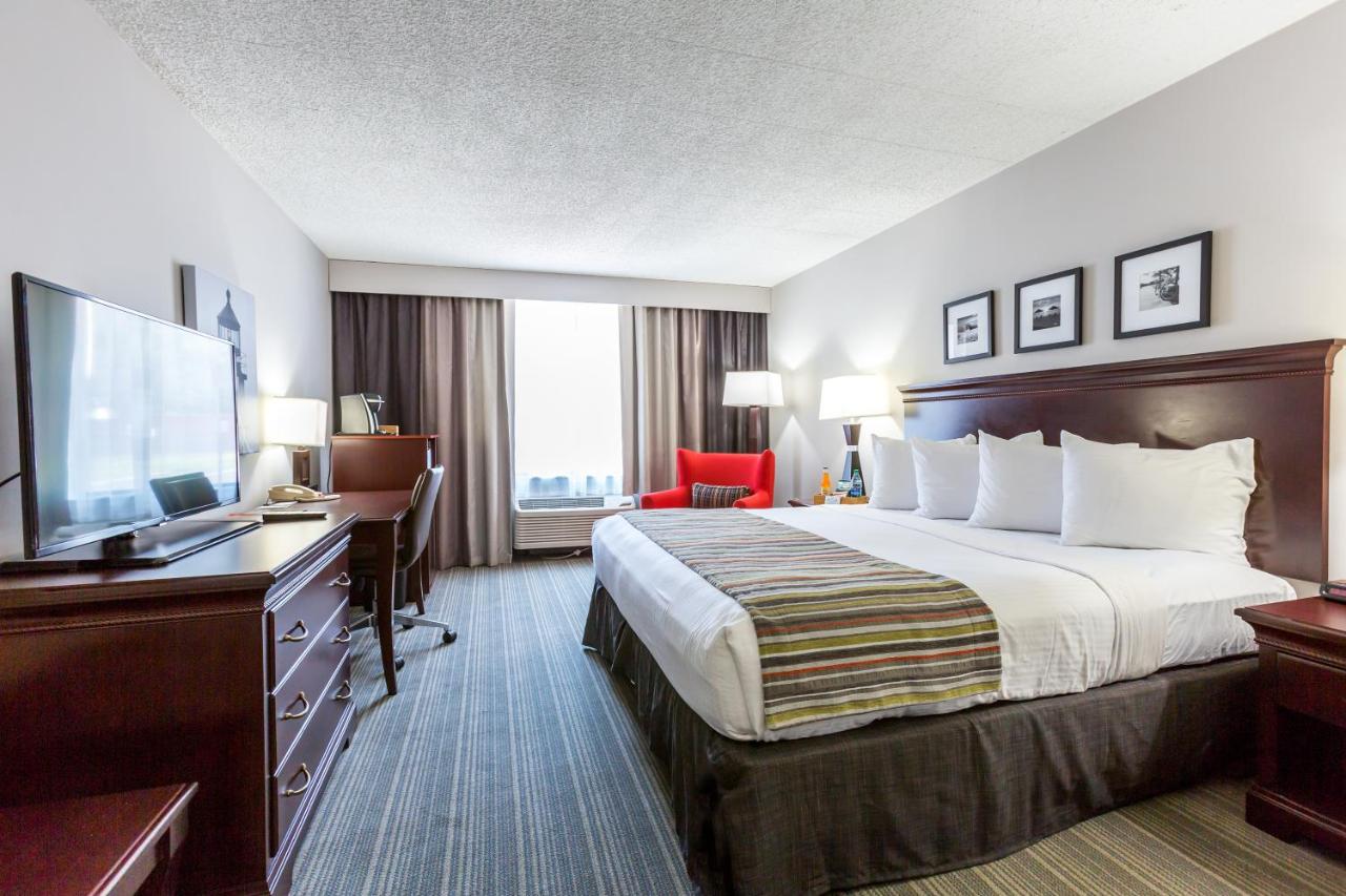 King Room - Non-Smoking at Country Inn & Suites by Radisson, Traverse City, MI