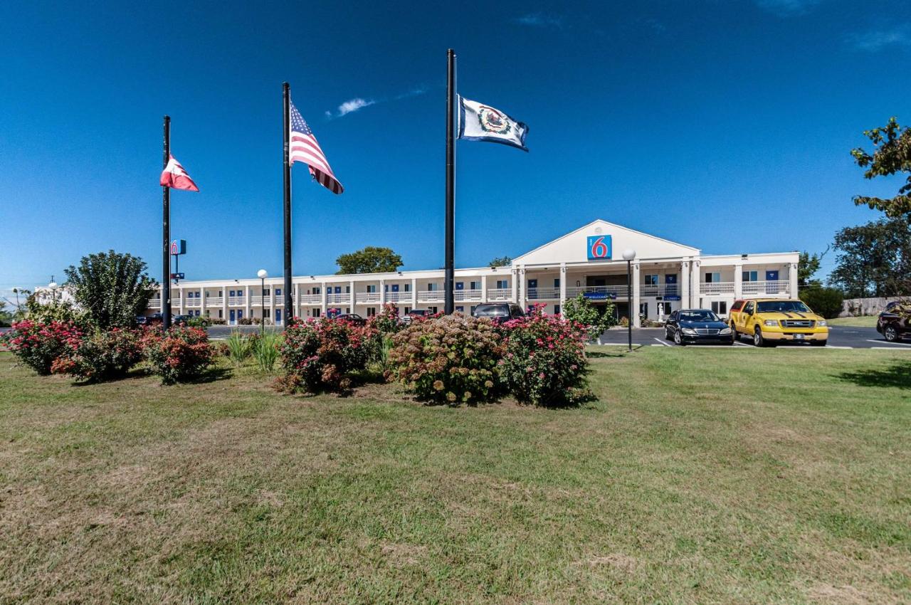| Motel 6-Martinsburg, WV