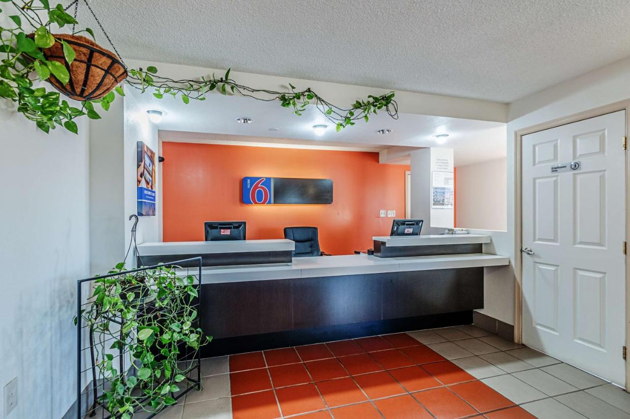 | Motel 6-Martinsburg, WV