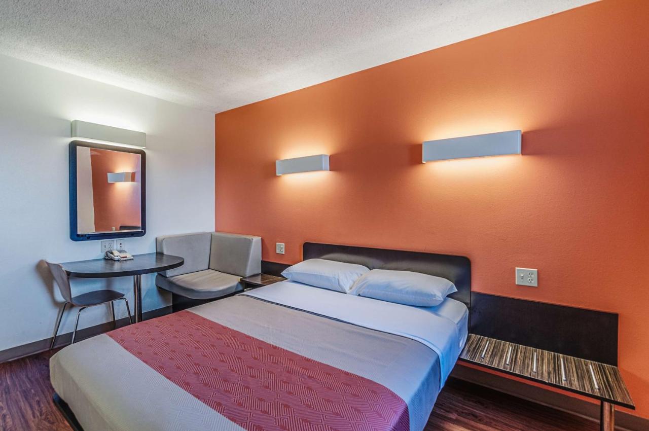  | Motel 6-Martinsburg, WV