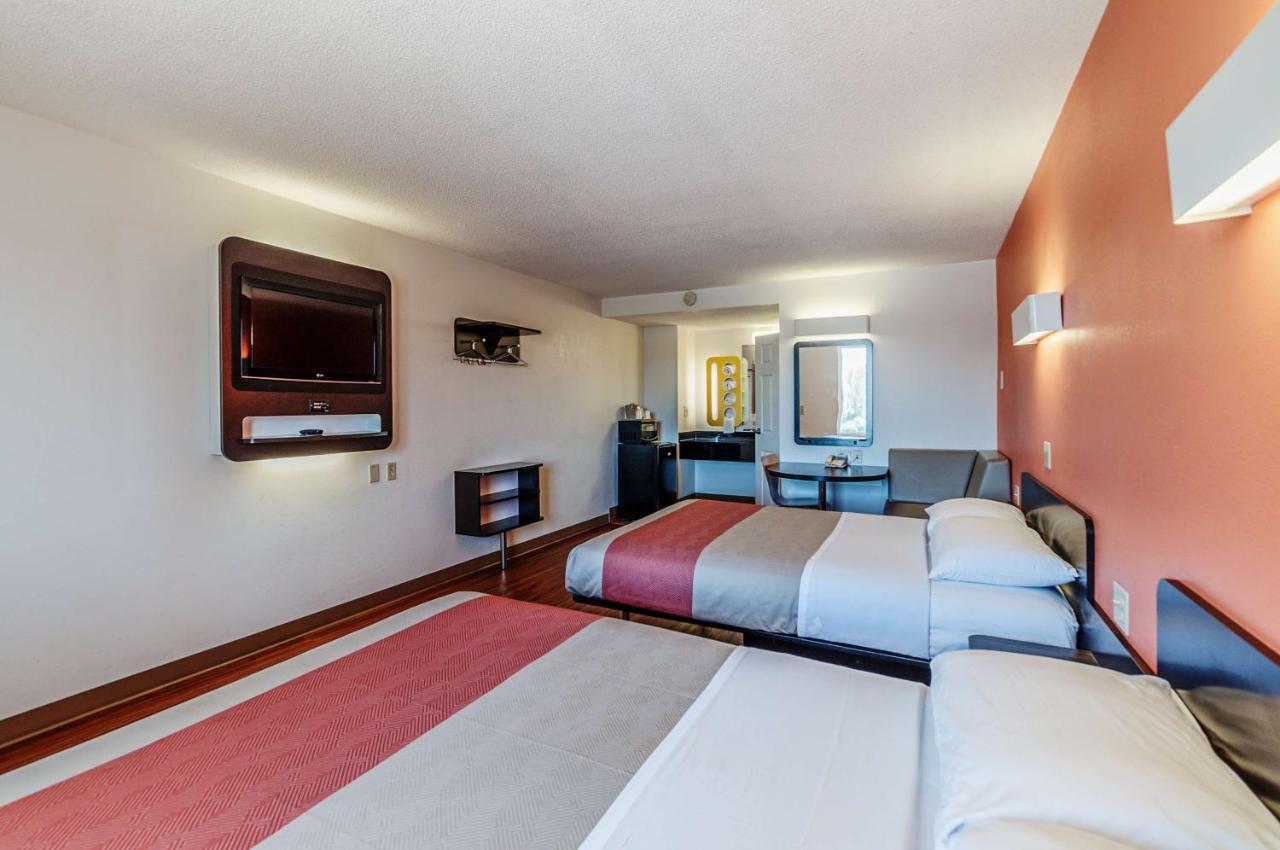 | Motel 6-Martinsburg, WV