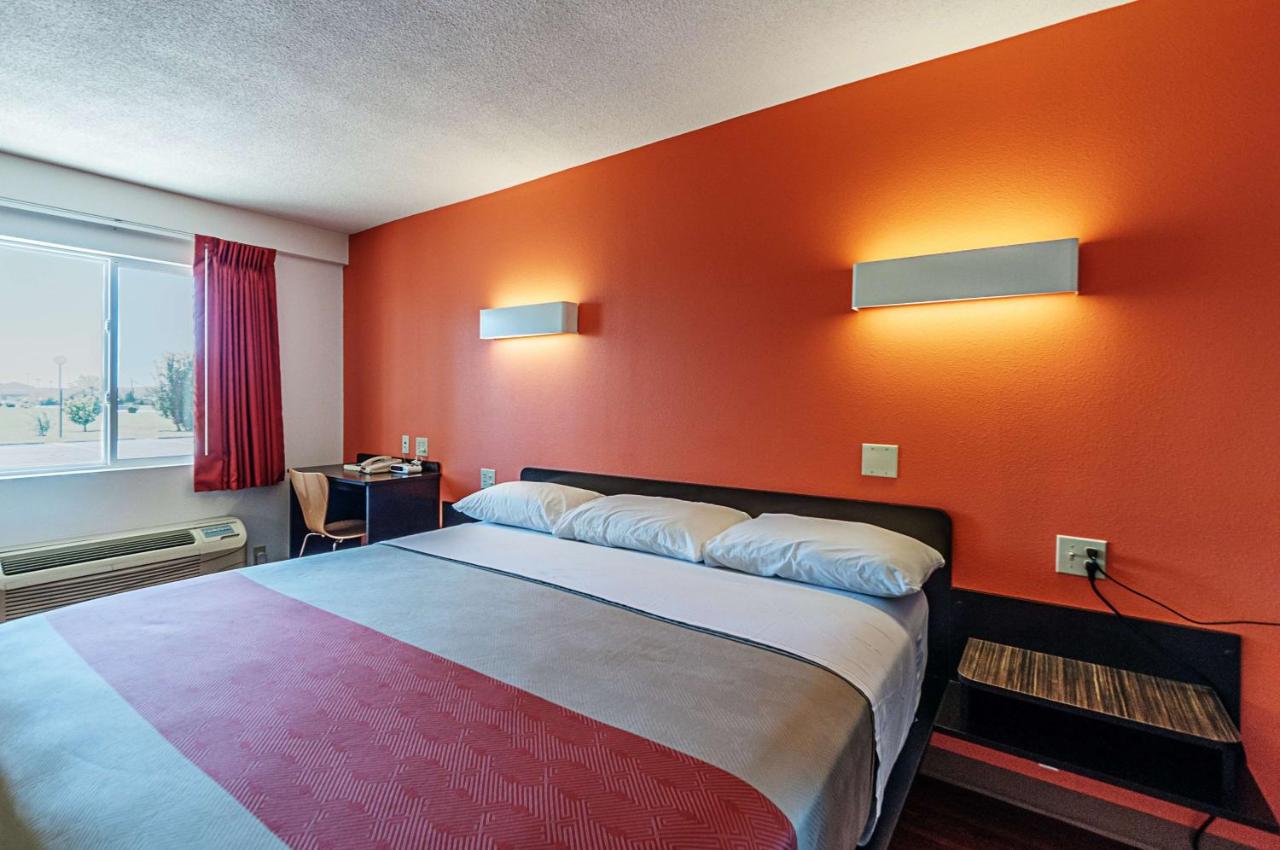 | Motel 6-Martinsburg, WV