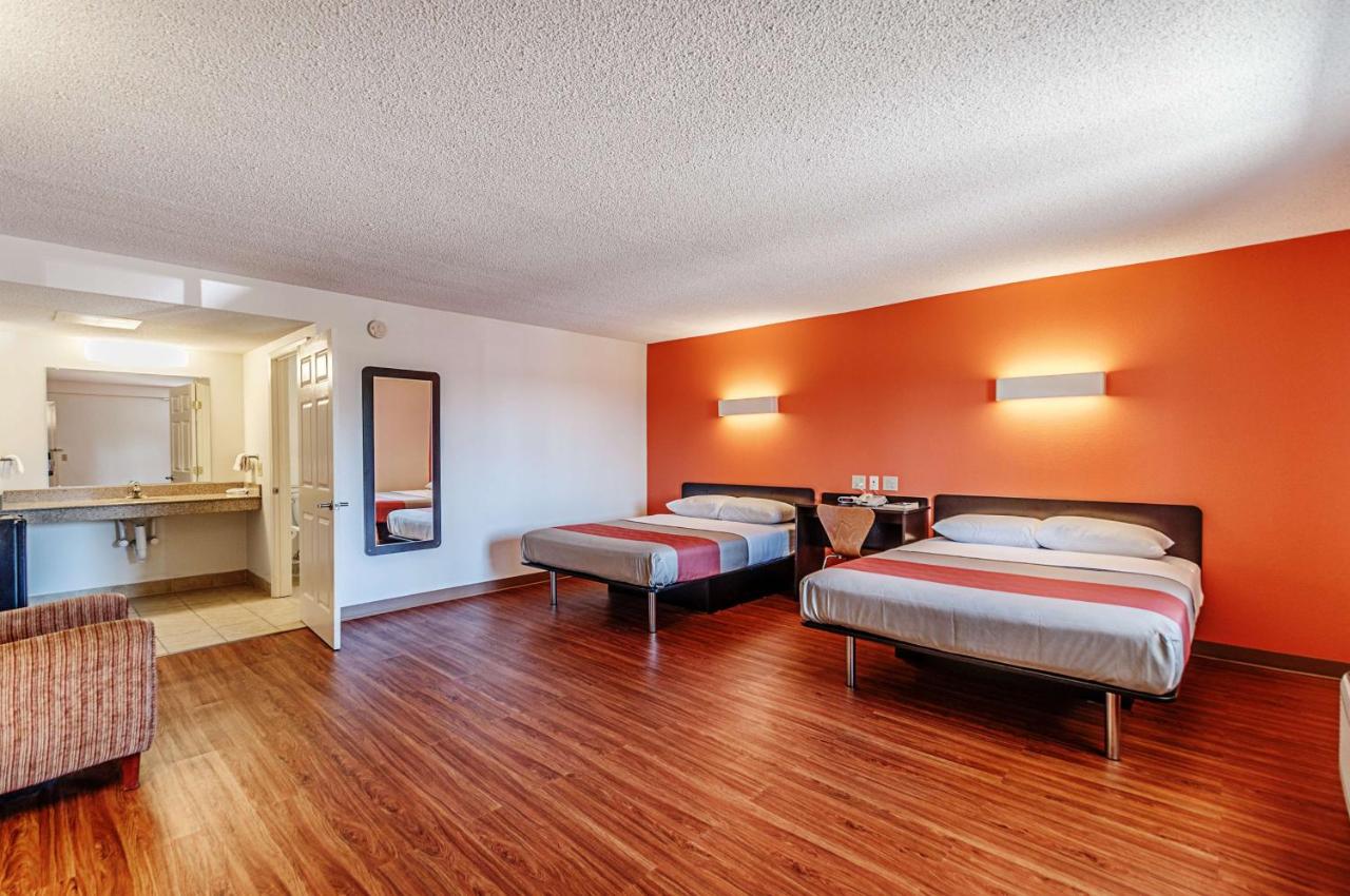 | Motel 6-Martinsburg, WV