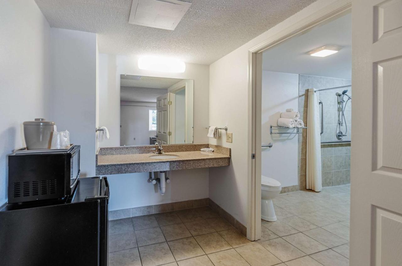 | Motel 6-Martinsburg, WV