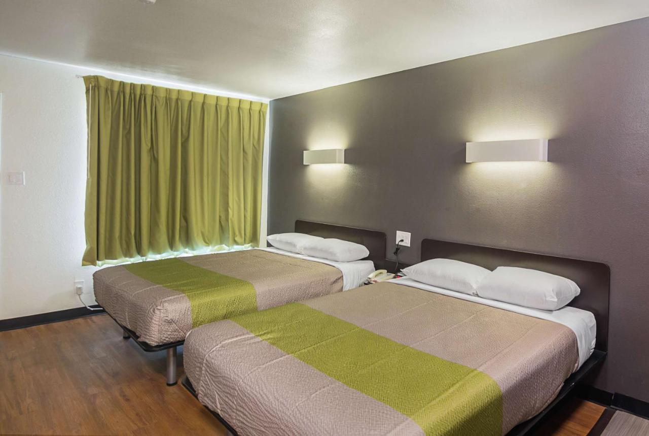 Deluxe Queen Room with Two Queen Beds - Smoking at Studio 6 Tyler, TX
