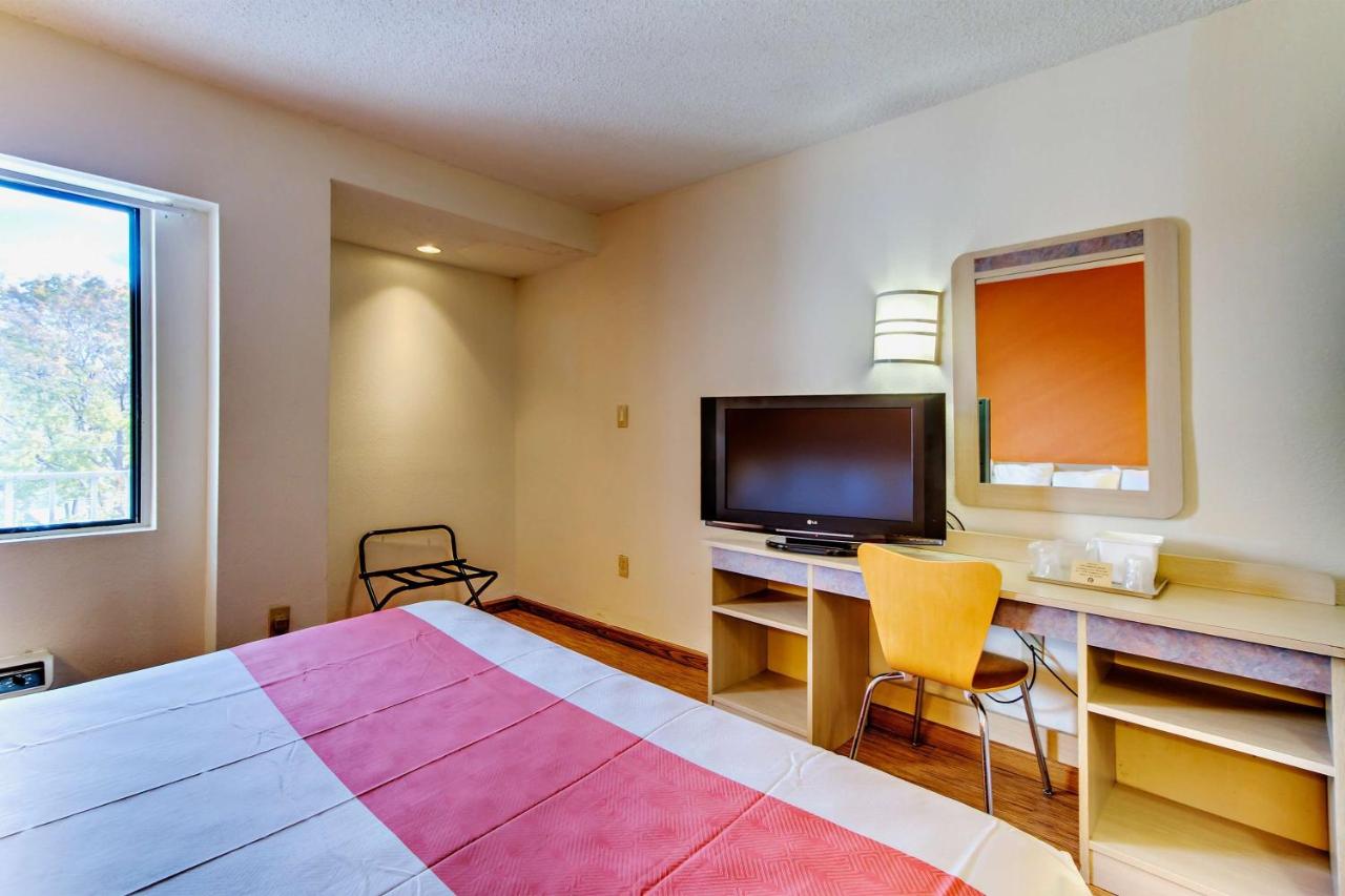 | Motel 6-Washington, DC