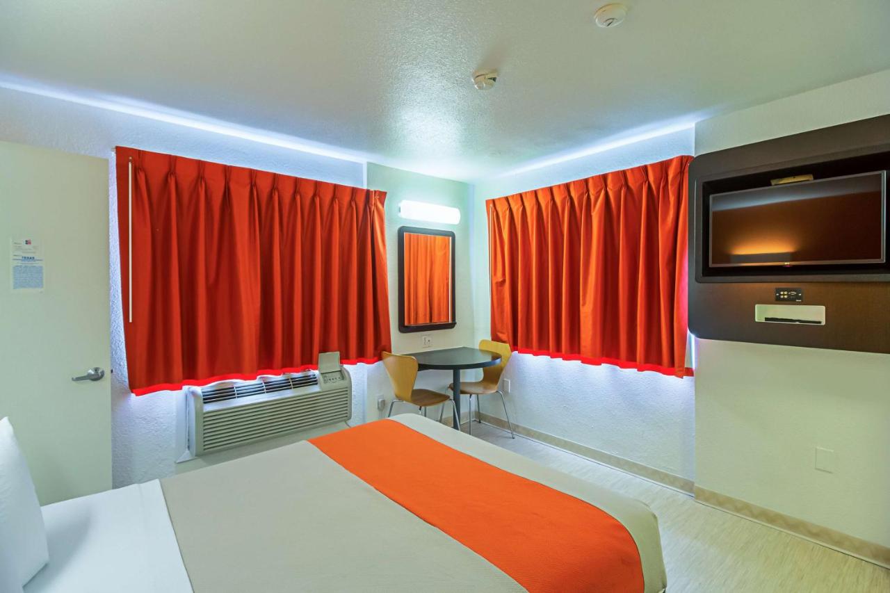 Double Room - Disability Access - Non-Smoking at Ocean Inn South Padre Island