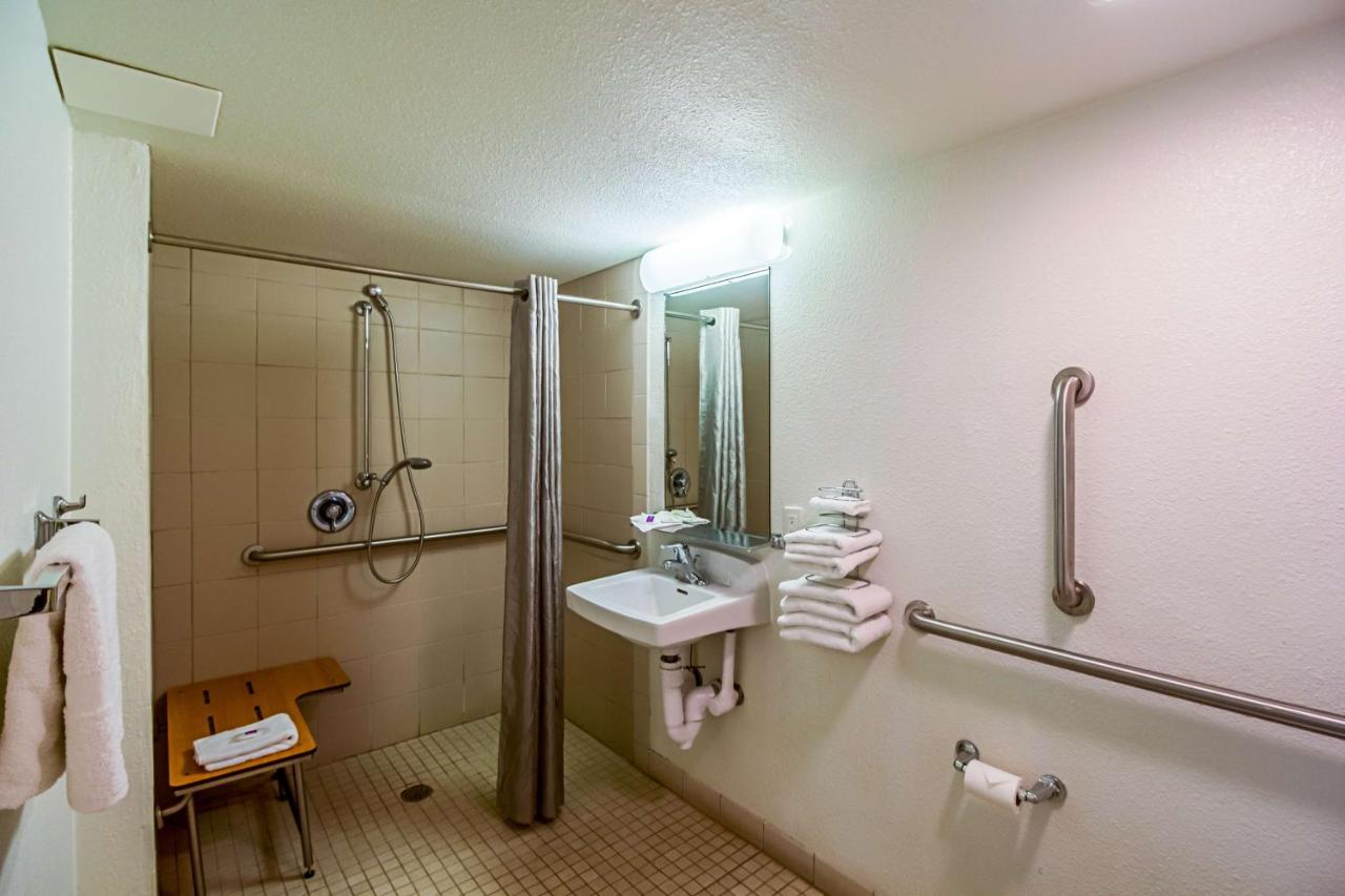 Double Room - Disability Access - Non-Smoking at Ocean Inn South Padre Island